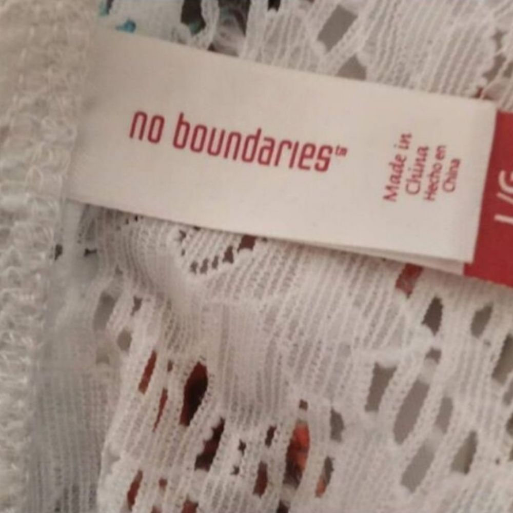 NO BOUNDARIES CREAM CROCHET & MULTICOLOR CHEVERON PRINT STRAPLESS DRESS SZ.L EUC - Picture 7 of 9